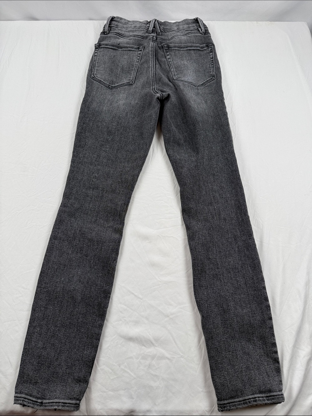 Good American Charcoal Skinny High-Rise Jeans - Picture 8 of 8